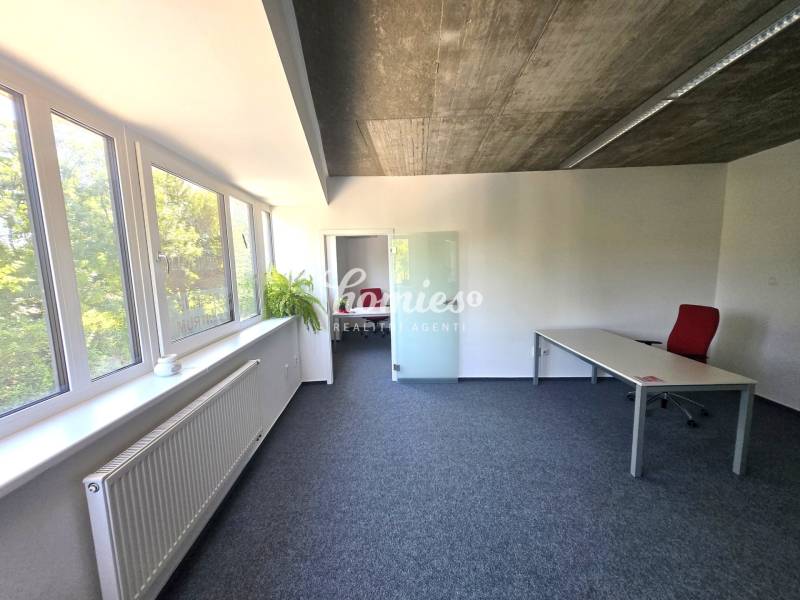 Reprezentatívne  kancelárske priestory na prenájom - Nitra centrum