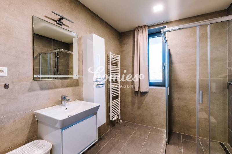 PRENÁJOM 2 izbový luxusný byt vo výnimočnom prostredí v centre Nitry