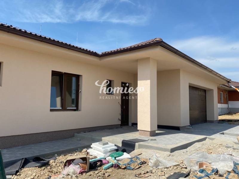 bungalov s garaážou