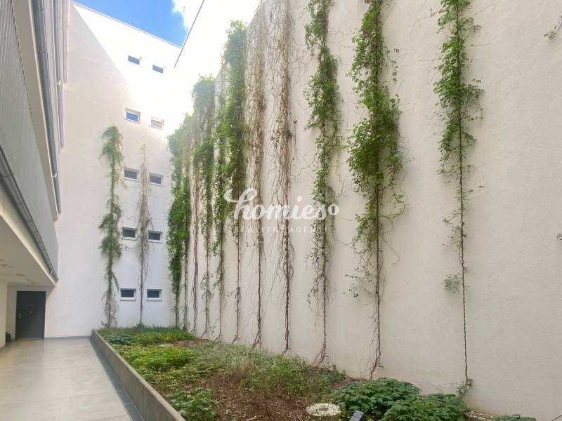 PRENÁJOM 2 izbový zariadený byt v centre, výhľad na hrad,  PROMENADA