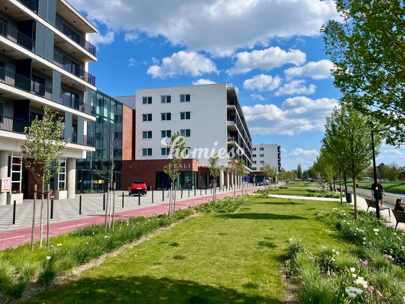 PRENÁJOM 2 izbový zariadený byt v centre, výhľad na hrad,  PROMENADA