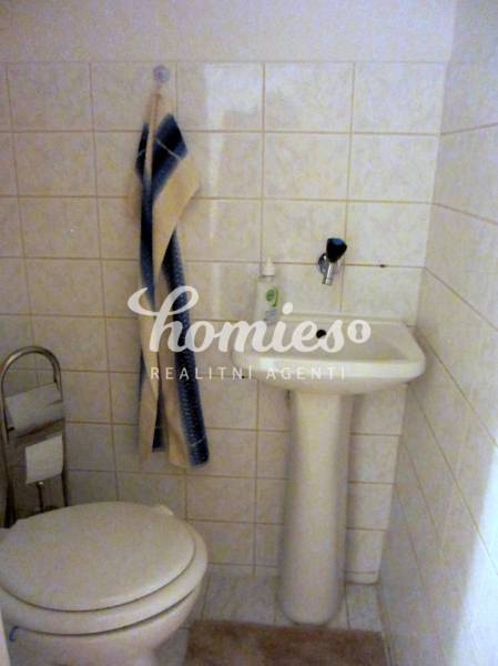 toaleta s umývadlom.JPG
