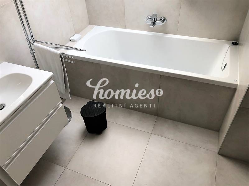 PRENÁJOM 3 izbový luxusný byt priamo v centre Nitry