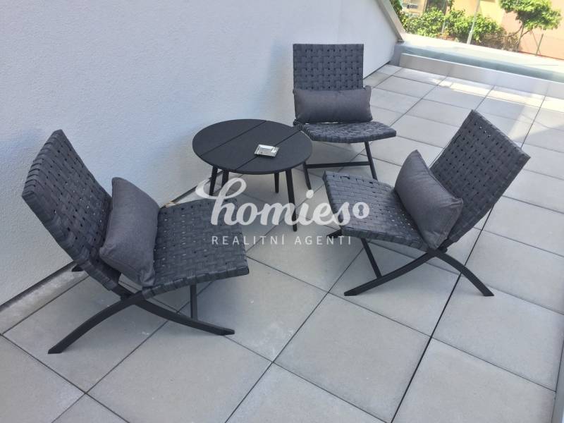 PRENÁJOM 3 izbový luxusný byt priamo v centre Nitry