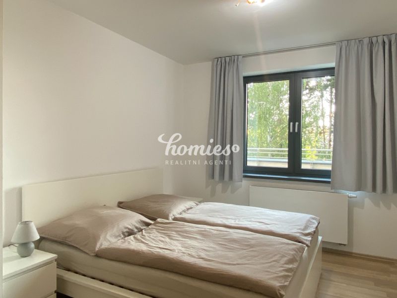 bedroom I.