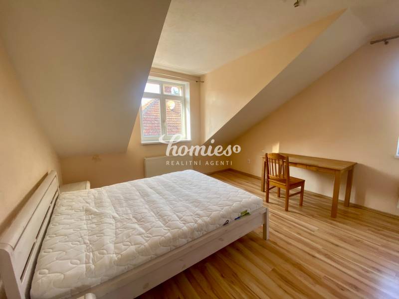 PRENÁJOM 3 izbový byt so záhradou -  centrum mesta