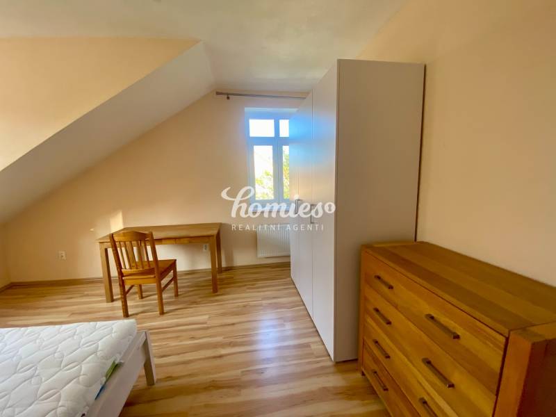 PRENÁJOM 3 izbový byt so záhradou -  centrum mesta