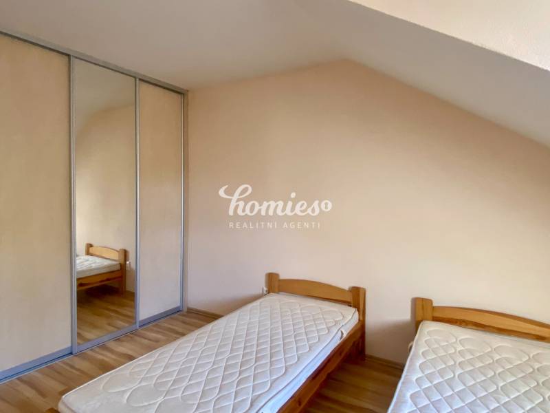 PRENÁJOM 3 izbový byt so záhradou -  centrum mesta