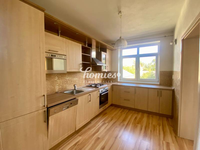 PRENÁJOM 3 izbový byt so záhradou -  centrum mesta