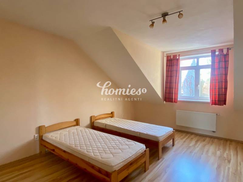 PRENÁJOM 3 izbový byt so záhradou -  centrum mesta